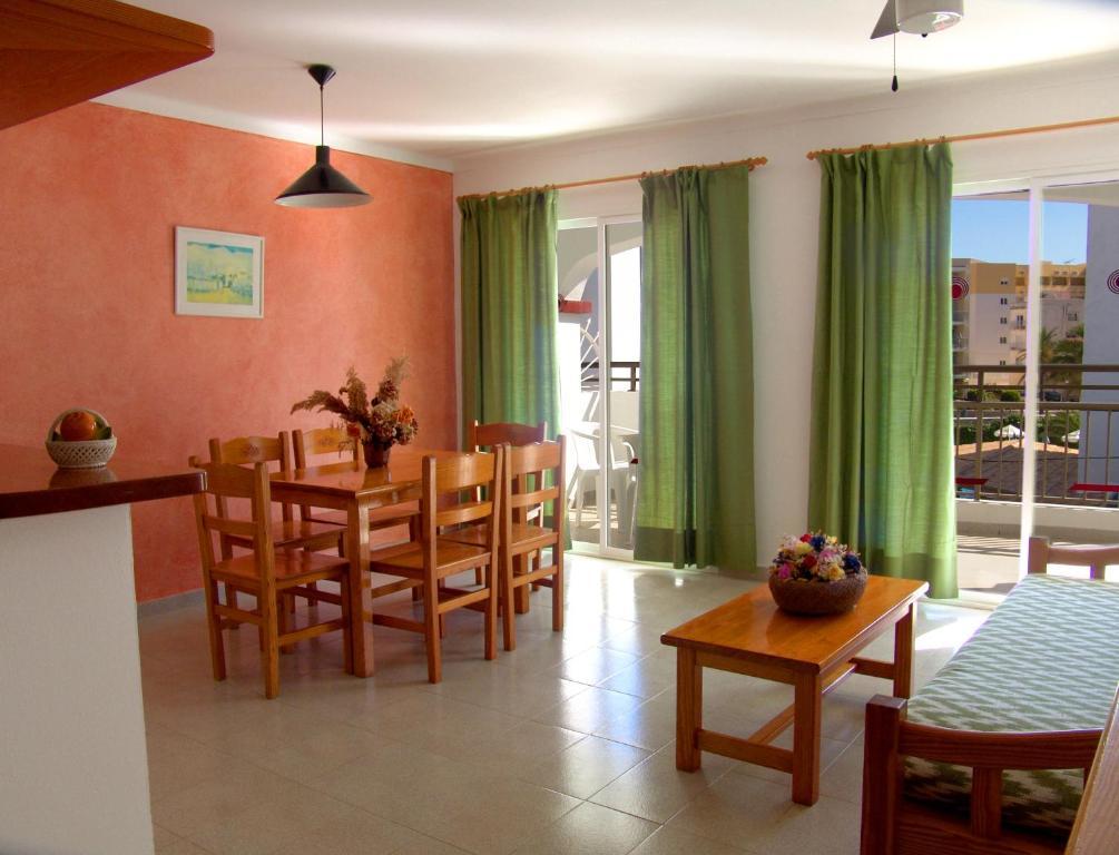 Apartamentos Playa Es Cana Kamer foto